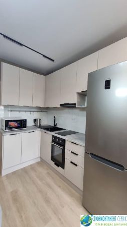 Квартира с балконом и отдельной спальней (61)